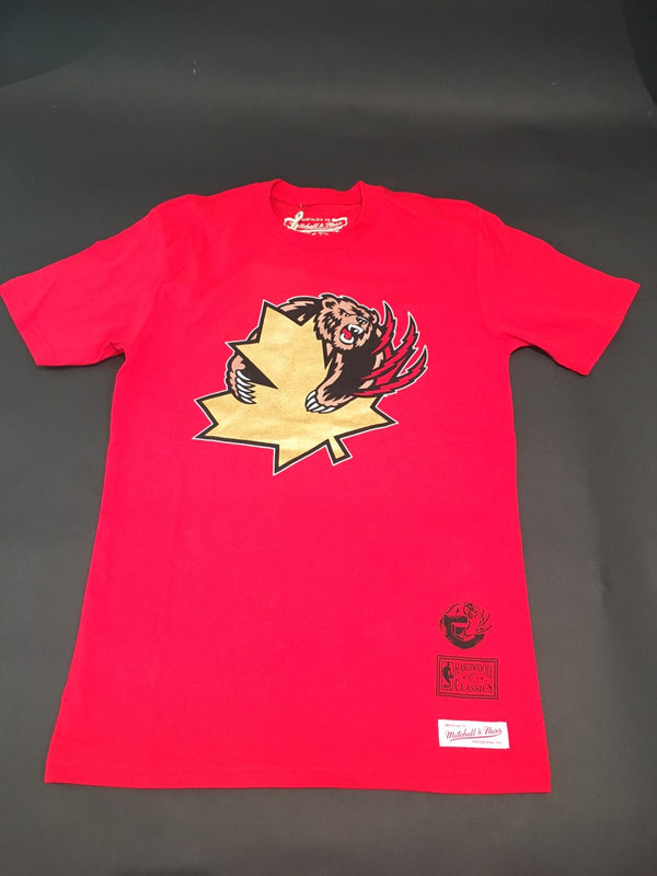 Canada Day Vancouver Grizzlies Red Leaf Hug T-Shirt